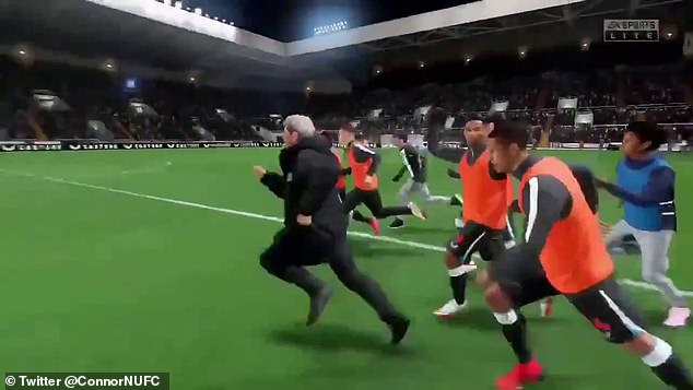 Awatar 60-latka w grze był widziany, jak przelatywał obok jego młodszych graczy z Newcastle