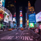 Billboard 5G na Times Square napędza interaktywną grę
