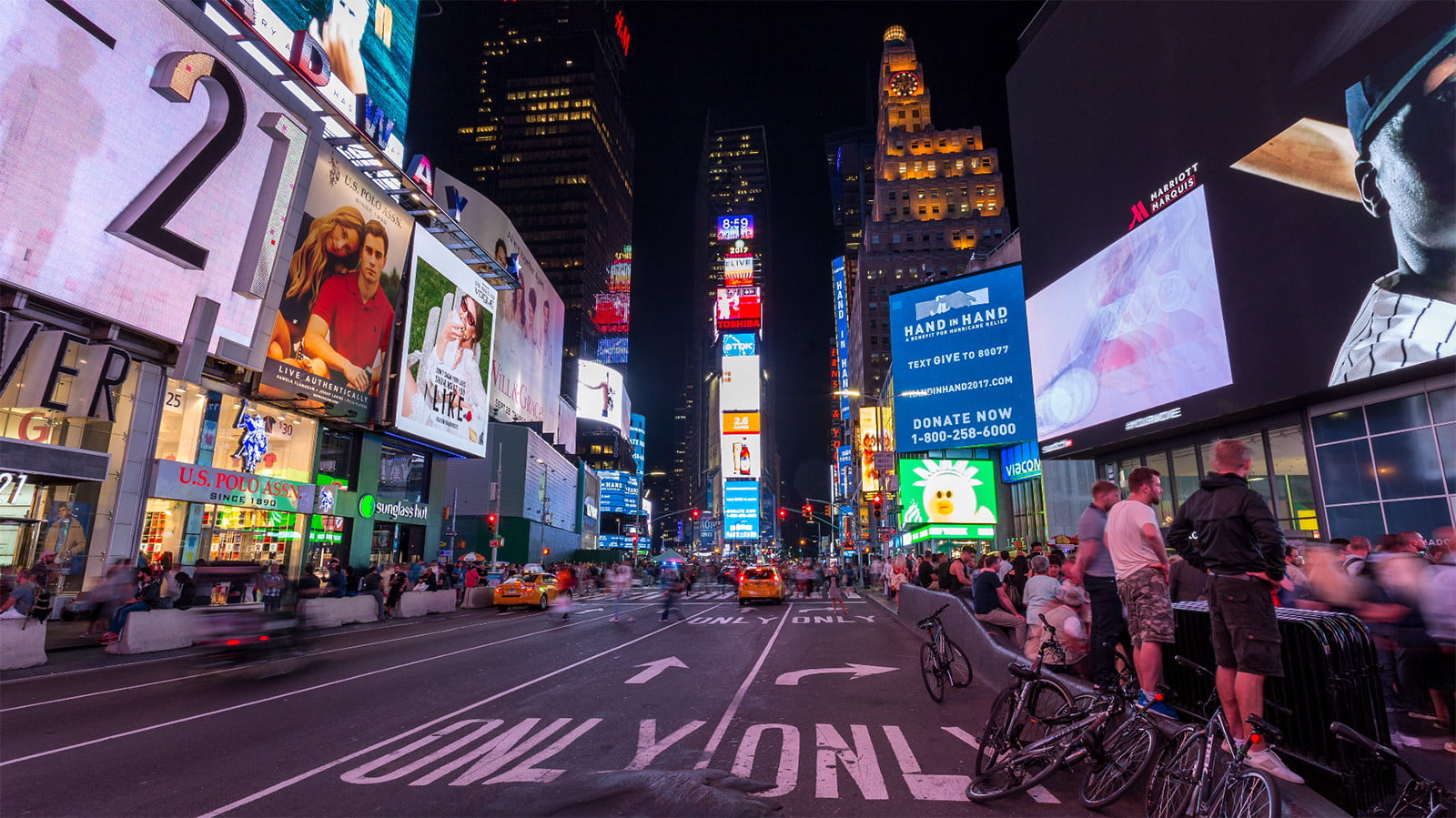 Billboard 5G na Times Square napędza interaktywną grę