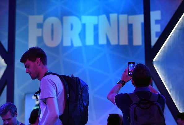 Rzadki topór czempionów „Fortnite” rozdany za darmo — Epic Games wkrótce go unieważniło Rzadki topór czempionów „Fortnite” rozdany za darmo — Epic Games wkrótce go unieważniło