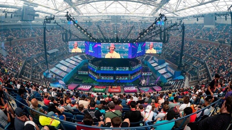 Et fyldt stadion z Fortnite World Cup 2019
