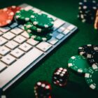 Twórcy gier obserwują uważnie, jak hazard online zaczyna odciągać graczy