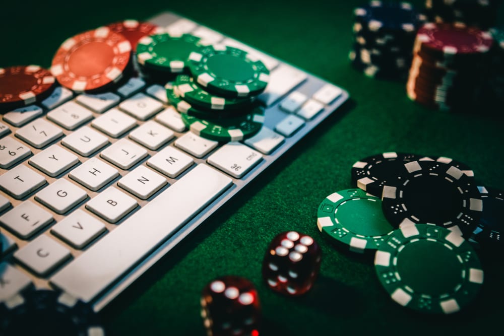 Twórcy gier obserwują uważnie, jak hazard online zaczyna odciągać graczy