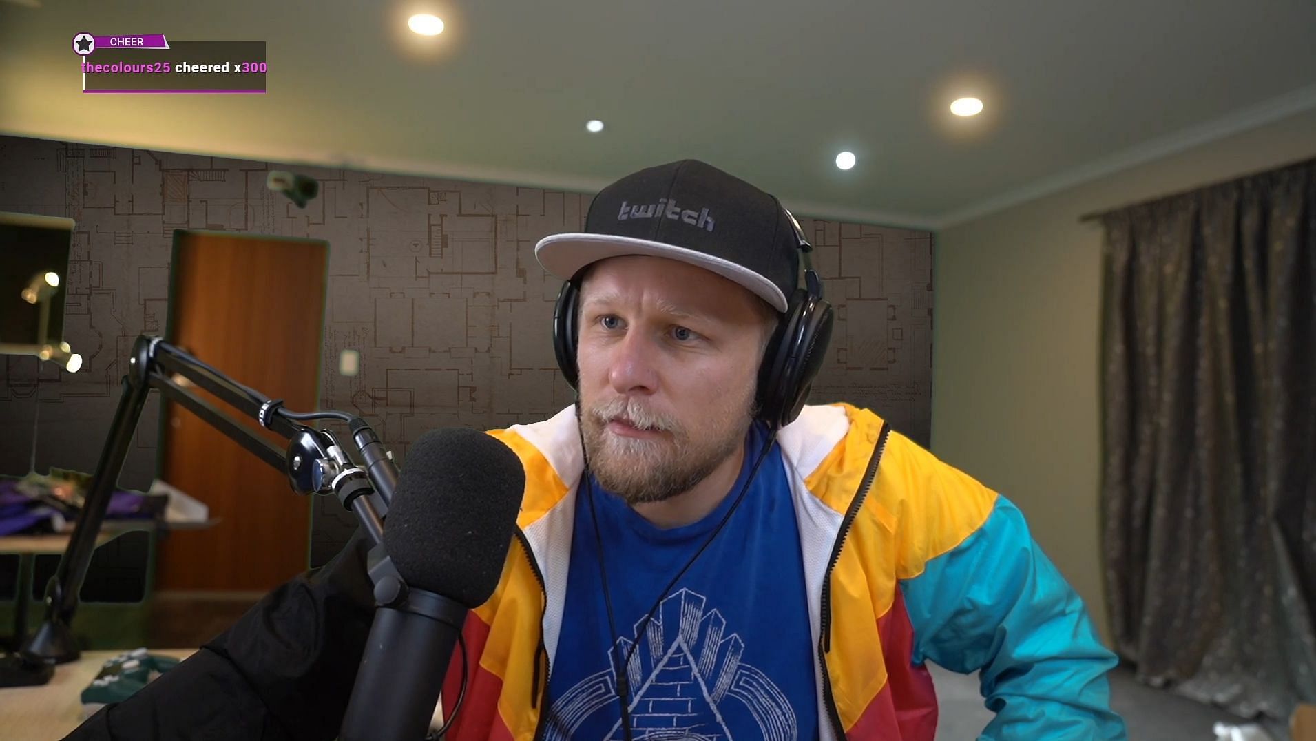 Quin69, streamer na Twitchu, traci spokój podczas grania w League of Legends i rozbija klawiaturę.  ⋆Ceng Aktualności