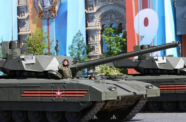 Czołg T-14 Armata z długo oczekiwaną, masywną modyfikacją działa kal. 152 mm