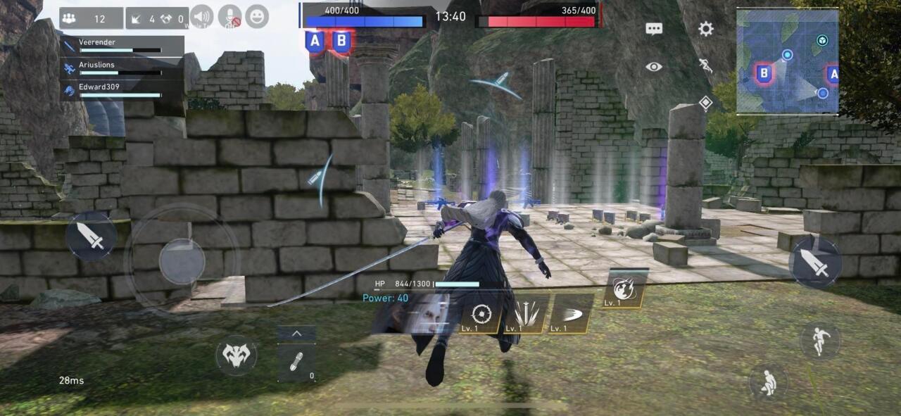 Sephiroth elegancko sunie po mapie, aby znaleźć wrogich graczy, których należy ściąć.