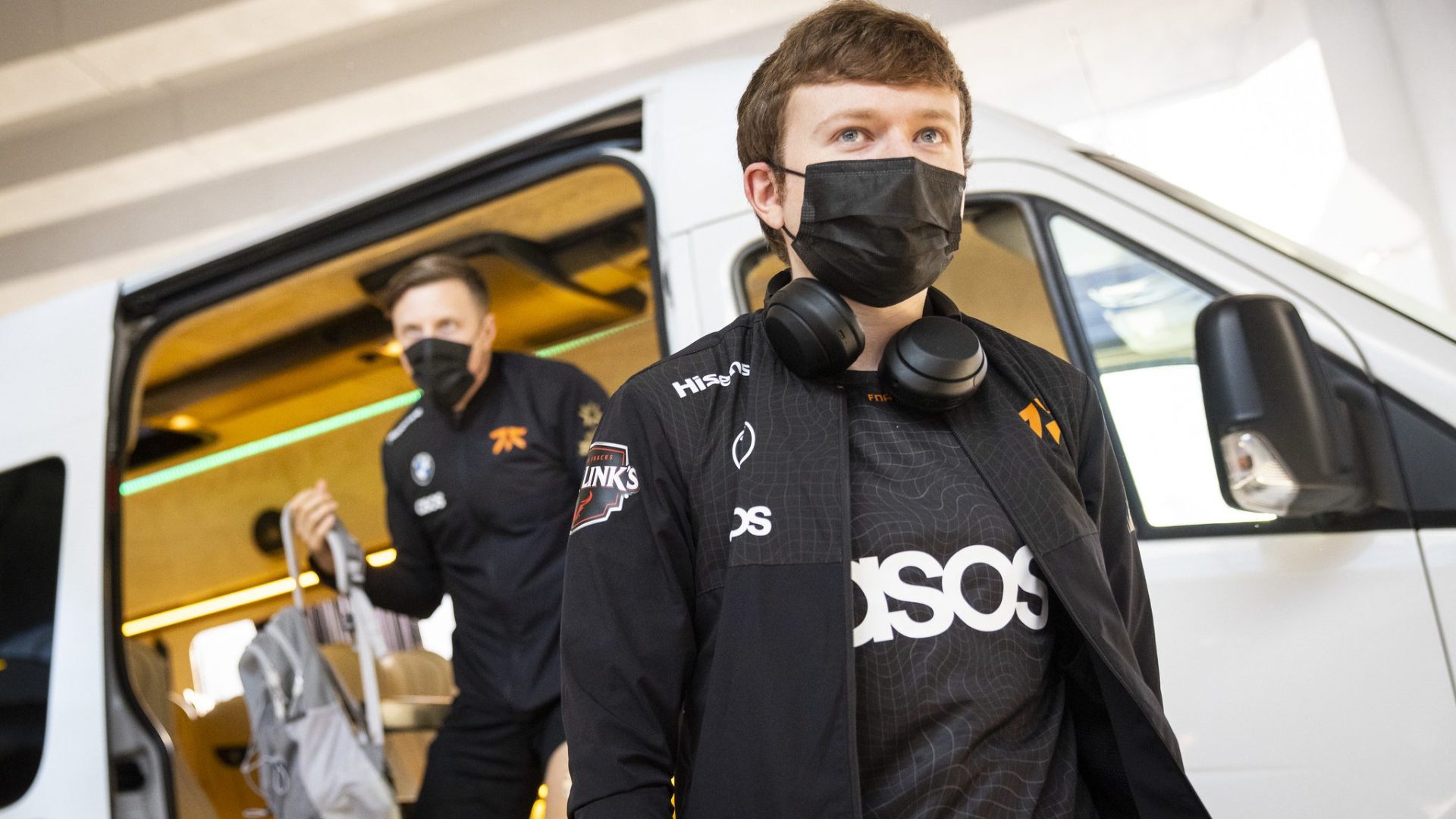 Każda drużyna z regionu EMEA rozgrywa play-offy w Champions