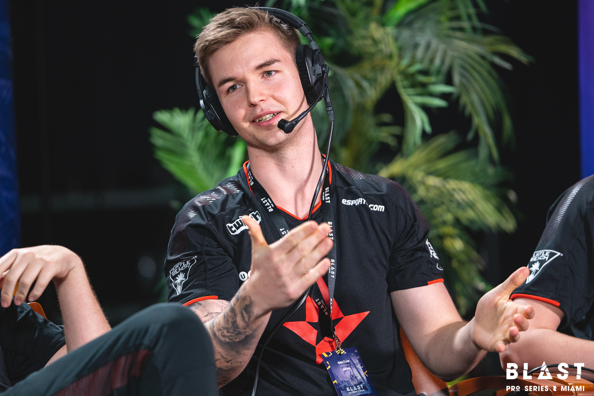 Dev1ce z CSGO podobno sam zapłacił opłatę za transfer NIP » TalkEsport