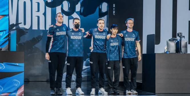League of Legends: Rogue souffre mais verra les quarts de finale des Worlds