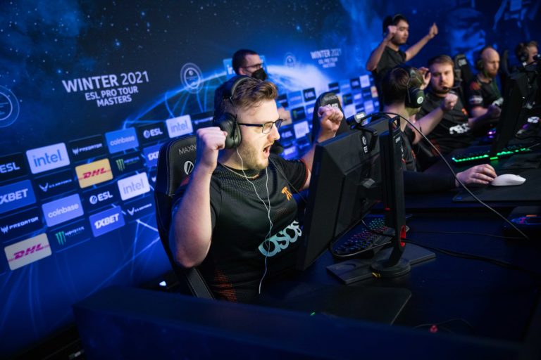 Smooya, Edward tworzą drużyny dla ukraińskiej organizacji charytatywnej showmatch CS:GO