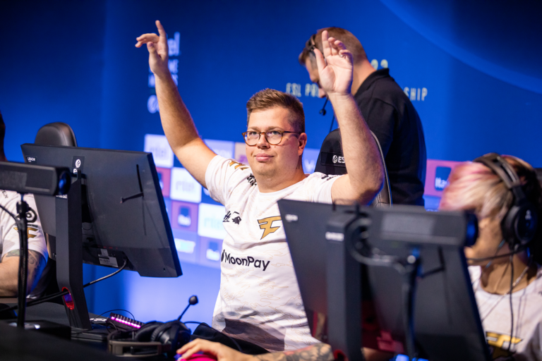 IEM Rio osiąga ważny kamień milowy dla widzów CS:GO podczas pierwszego dnia Legends Stage