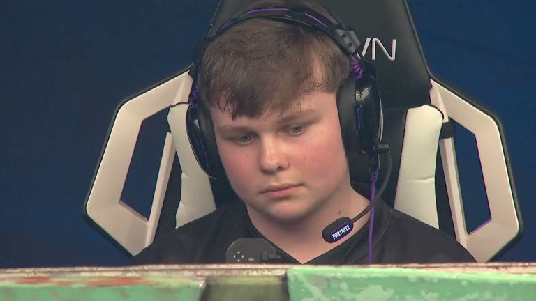Sa mère l'enlève de l'école à 15 ans pour qu'il ait plus de temps pour jouer à Fortnite et gagner de l'argent