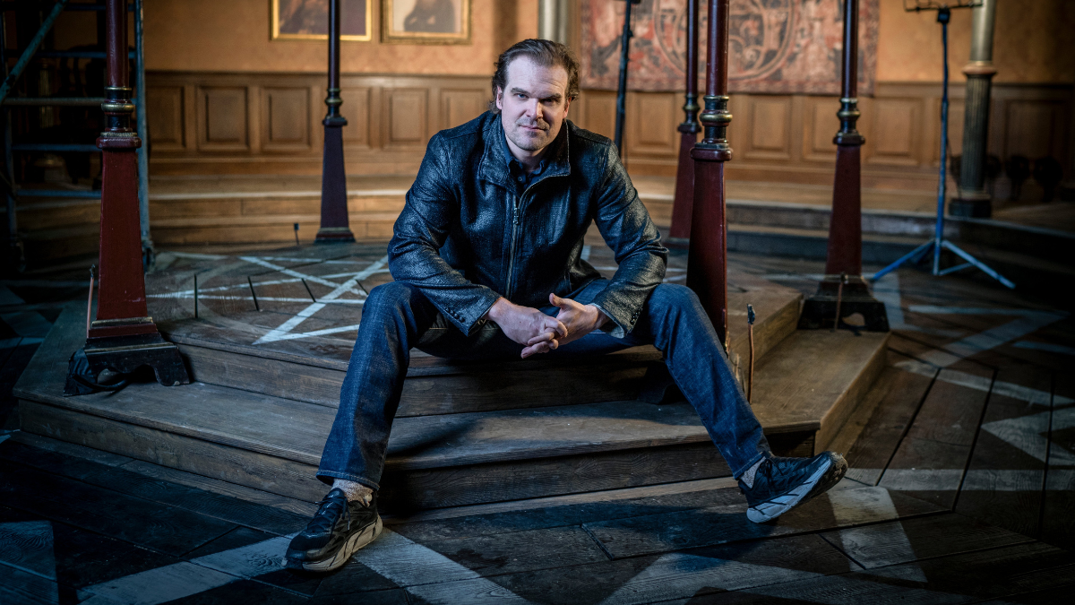 Gwiazda Stranger Things, David Harbour, chce roli w kontynuacji God of War;  Dzieli się swoją miłością do WoW, Cyberpunk 2077 i nie tylko