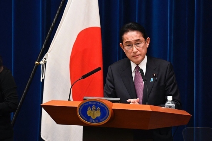 Premier Japonii Fumio Kishida rozmawiał w piątek z mediami o nowej strategii bezpieczeństwa.  (Zdjęcie autorstwa Davida Mareuila / Pool / AFP za pośrednictwem Getty Images)