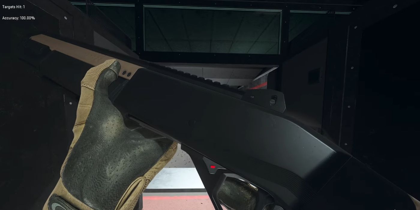 Używanie Expedite 12 na strzelnicy w Warzone 2