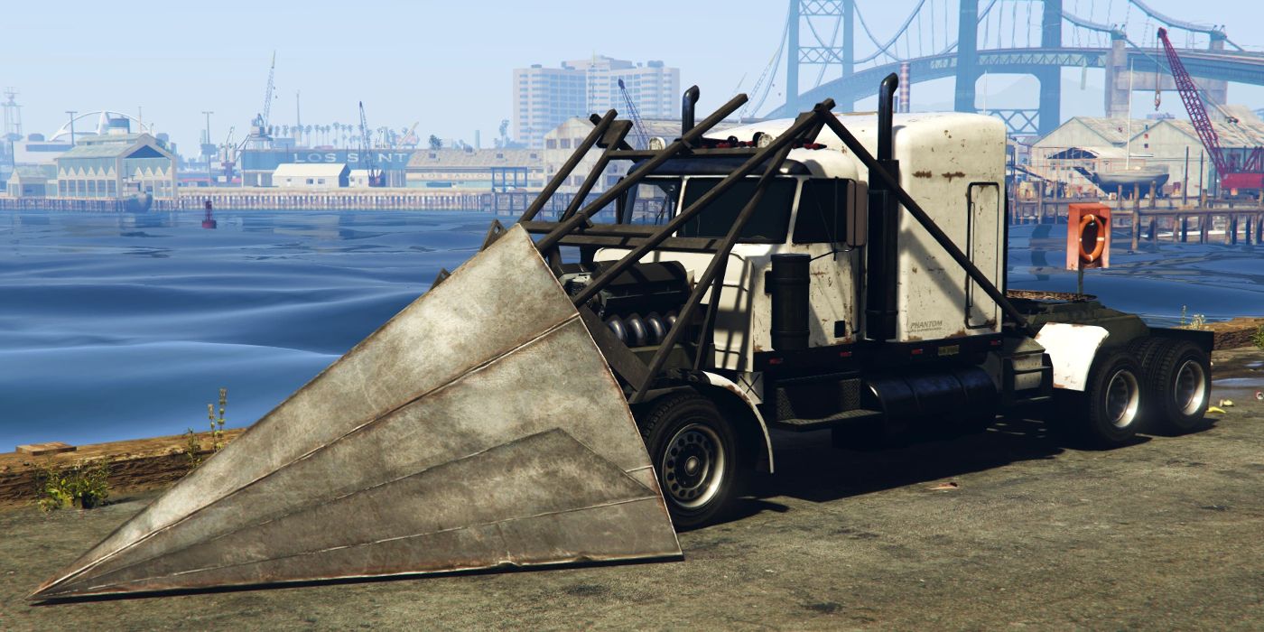 Ciężarówka Phantom Wedge stoi na biegu jałowym w GTA Online.