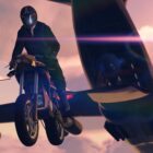 Players dropping out of a plane on Oppressor bikes.
