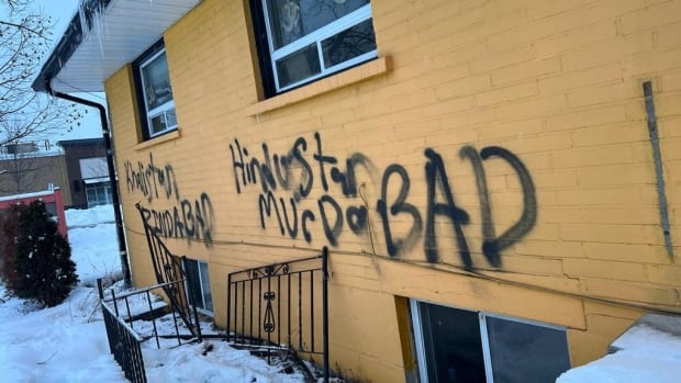 Burmistrz Brampton, przywódcy wyznaniowi i policja potępiają wandalizm w hinduskich świątyniach w GTA