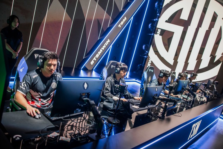 Reginald ponownie opóźnia ogłoszenie działu LoL TSM — a fani szybko tracą cierpliwość