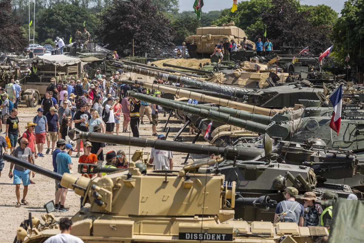 24 000 odwiedzających bawi się na niesamowitym Tankfest