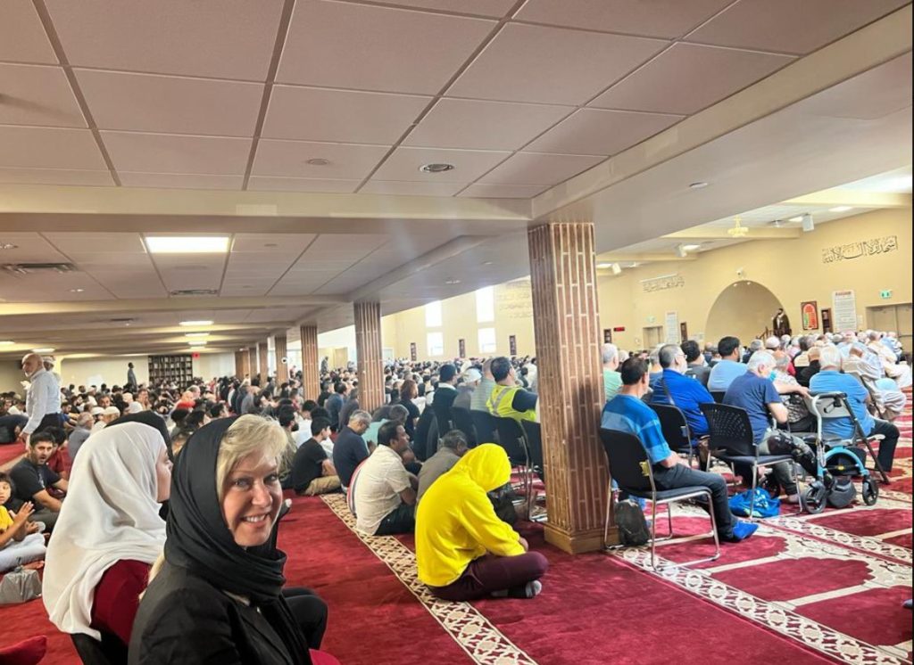 Bonnie Crombie na piątkowych modlitwach w Mountain Mosque – bayobserver.ca Hamilton, Burlington i GTA