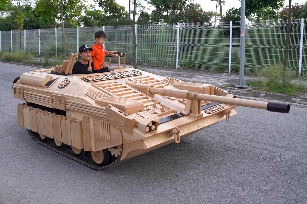 Master woodworker and passionate father builds life-sized tank from “World of Tanks” for his son