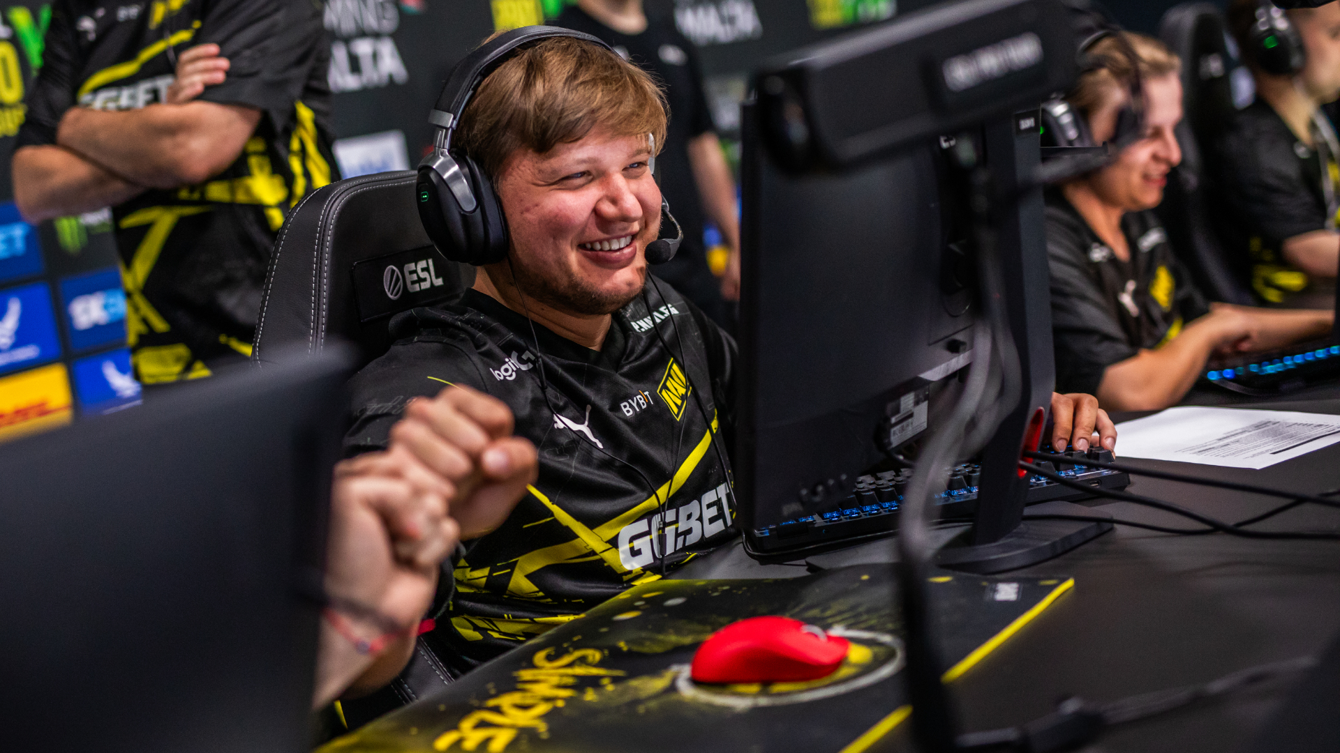 CSGO GOAT S1mple announces return to CS2