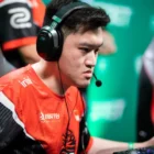 BnTeT in a Bigetron Esports jersey