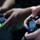 Problemy zdrowia psychicznego u najlepszych graczy wideo: studium pokazuje potrzebę działan. Top level video-gamers ‘facing same mental health pressures’ as other athletes