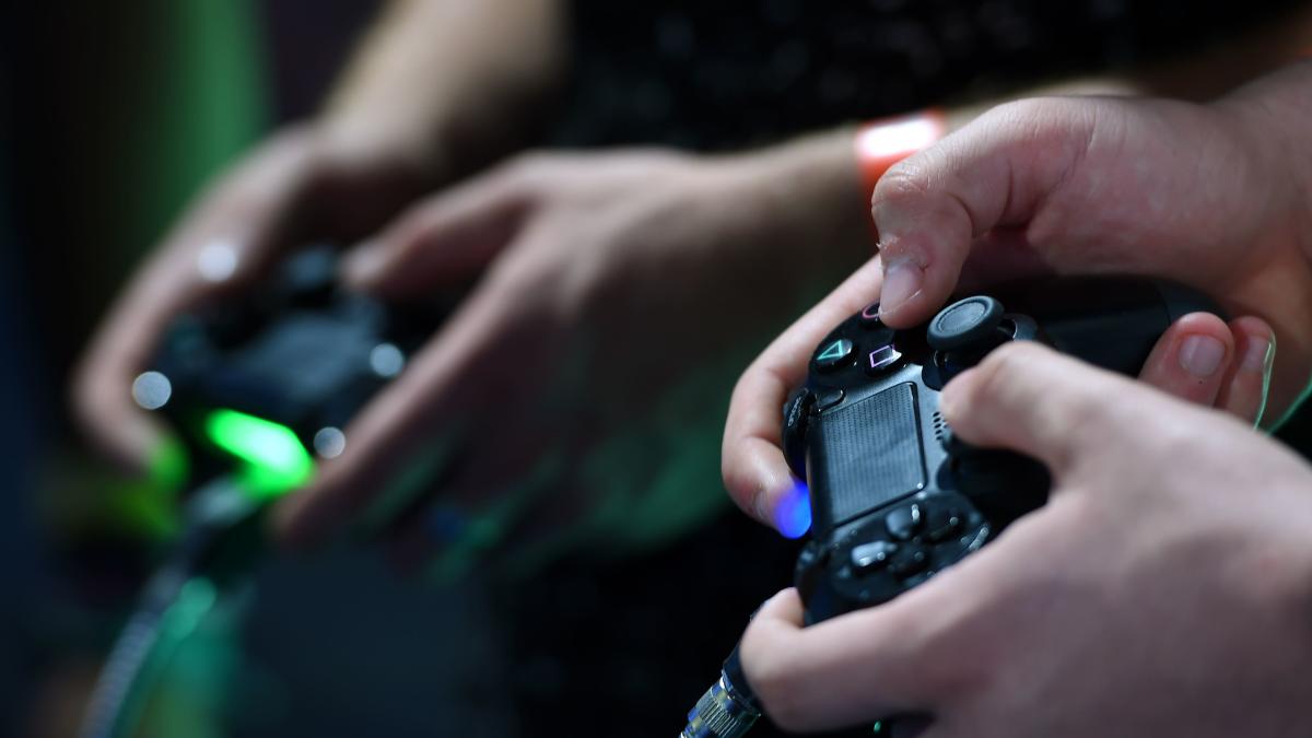 Top level video-gamers ‘facing same mental health pressures’ as other athletes
