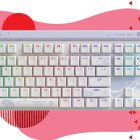 Logitech Genshin Impact TKL: zaskakujące 56% zniżki na Amazon! Logitech G515 TKL on a pink deals background