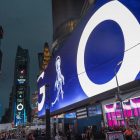 Pokémon GO: Rajd Mega Mewtwo Y, w którym bierze udział 1500 graczy, na Times Square! Pokemon GO 10th anniversary event featured 1,500-person Mega Mewtwo Y raid in Times Square