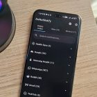 Powiadomienia na Androida: aplikacja typu open source reorganizuje chaos i zmienia wszystko! donotnotify app on a smartphone with an LED lamp